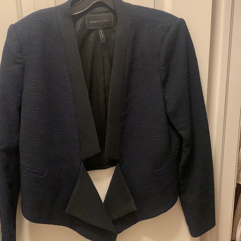 BCBG size Medium crop Navy blazer “Candice”